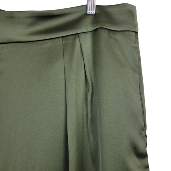 Banana Republic Factory Pleated Wide-Leg Pant Size 18 Waimea Olive Green Satin - Picture 3 of 9
